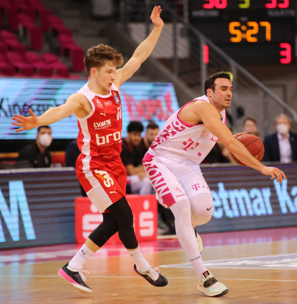 他不断努力 他不断努力