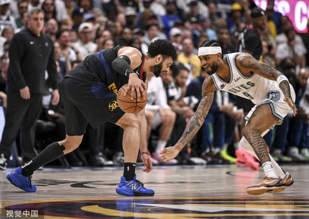 他的行为中 他的行为中