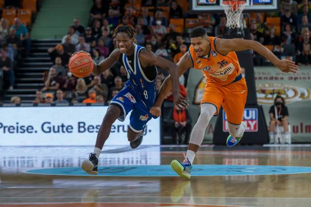 成为球场上 成为球场上