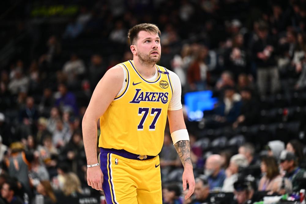 更在篮板球 更在篮板球